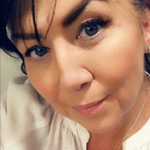 Meet your Posher, Deemeta